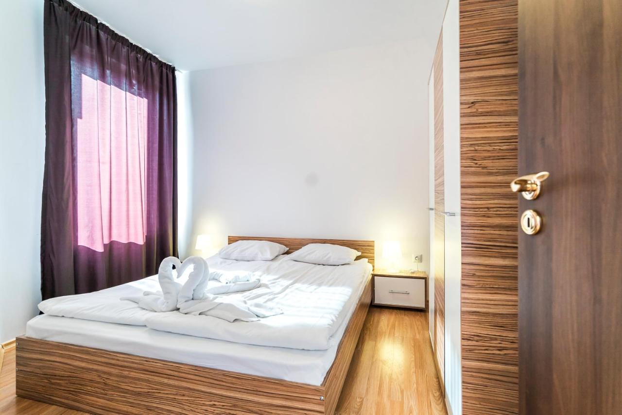 Apartments In Hotel Admiral Plaza 써니비치 외부 사진