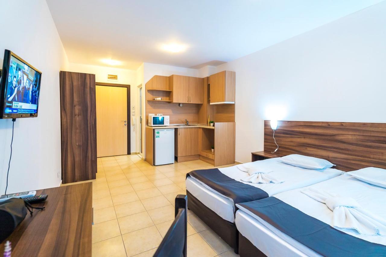 Apartments In Hotel Admiral Plaza 써니비치 외부 사진