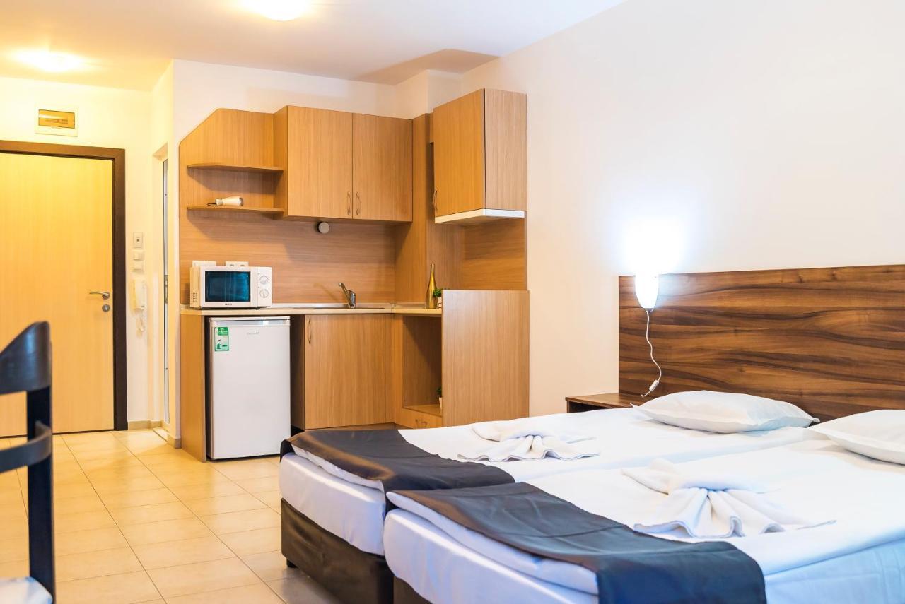 Apartments In Hotel Admiral Plaza 써니비치 외부 사진